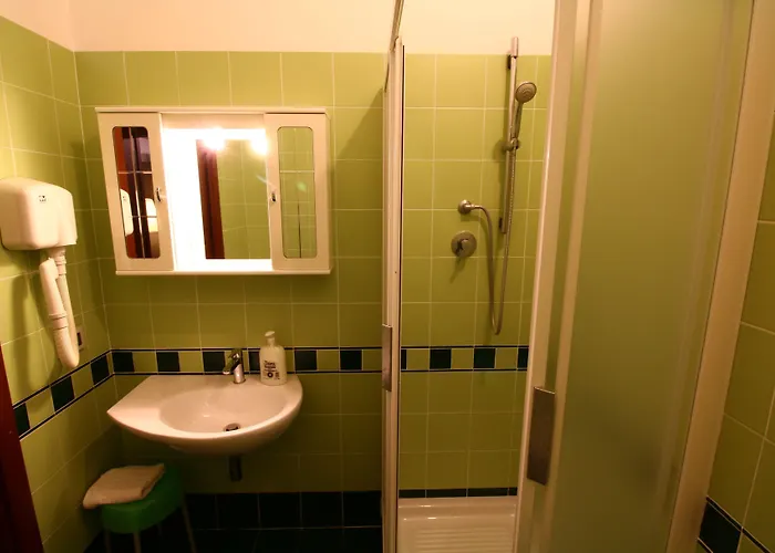 Trasteverooms La Bernardon 招待所 3*